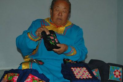 蒙古族枕头顶刺绣
