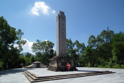 紫金县老苏区革命烈士纪念碑、烈士墓