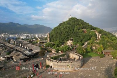 巾子山