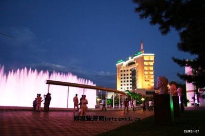 鹤岗文化广场